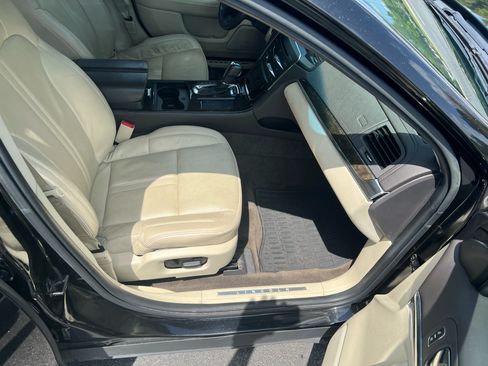 Used 2013 Lincoln MKS AWD image 6