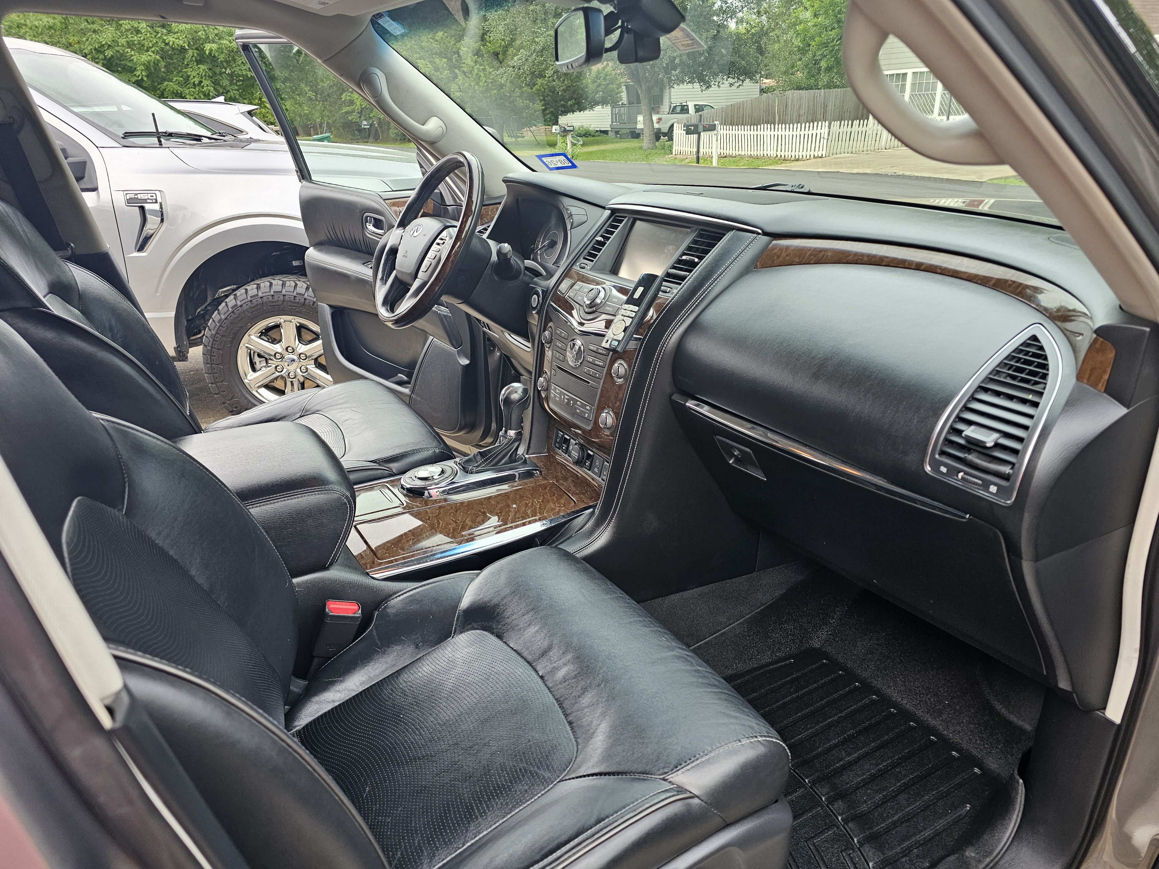 Used 2017 INFINITI QX80 2WD w/ Driver Assistance Package image 5