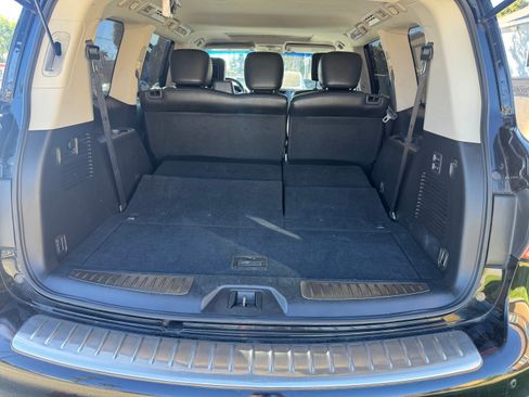 Used 2012 INFINITI QX56 2WD w/ Deluxe Touring Pkg image 8