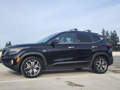 Used 2021 Kia Seltos SX w/ SX Sunroof Package