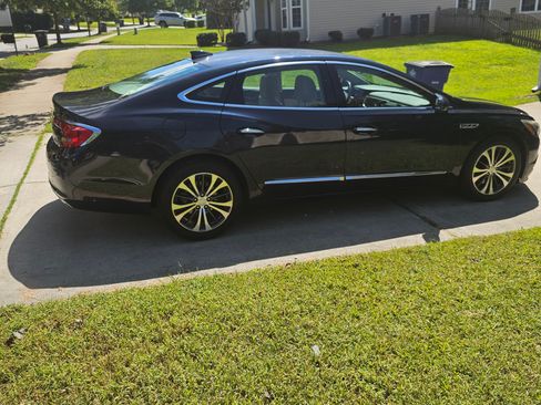 Used 2017 Buick LaCrosse Preferred image 8