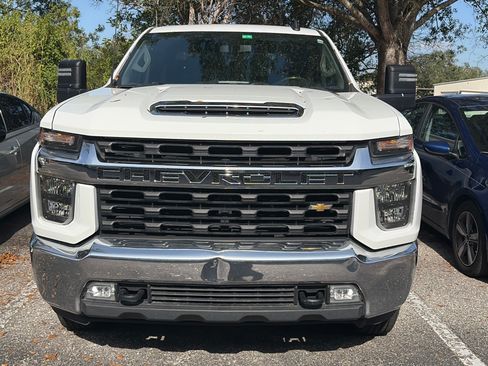 Used 2022 Chevrolet Silverado 2500 LT w/ Convenience Package image 2