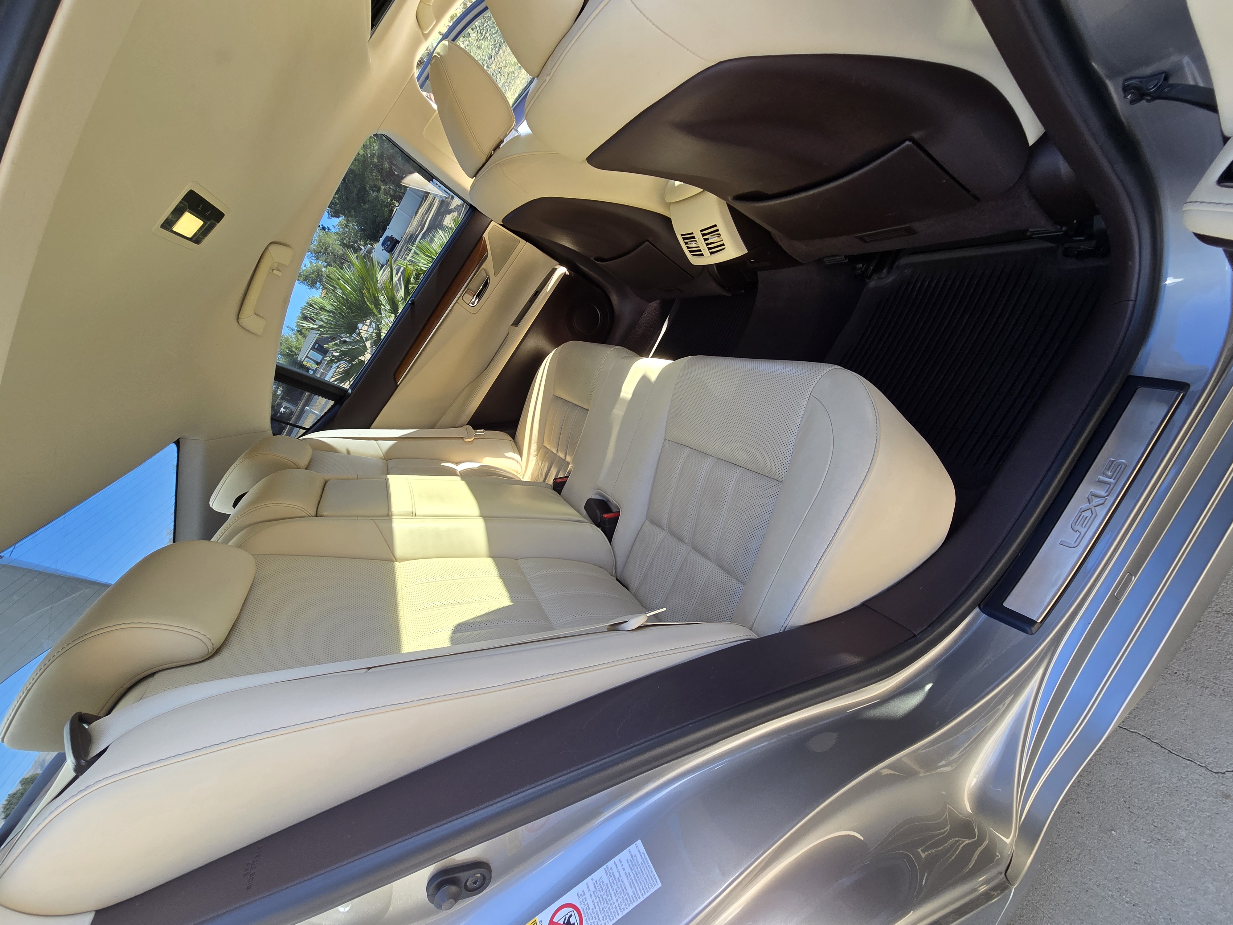 Used 2017 Lexus ES 300h w/ Ultra Luxury Package FWD image 13
