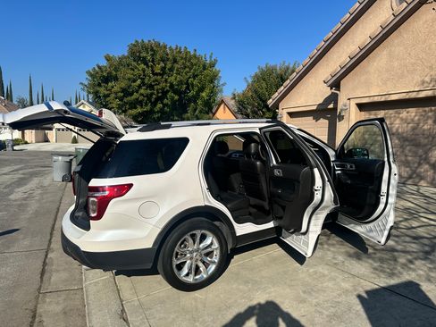 Used 2013 Ford Explorer XLT image 5