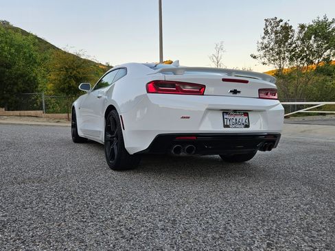 Used 2017 Chevrolet Camaro SS image 4