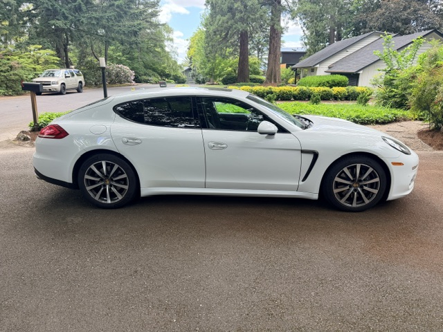 Used 2015 Porsche Panamera 4 AWD/4WD image 2