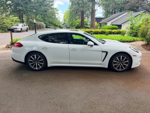 Used 2015 Porsche Panamera 4 AWD/4WD image 2