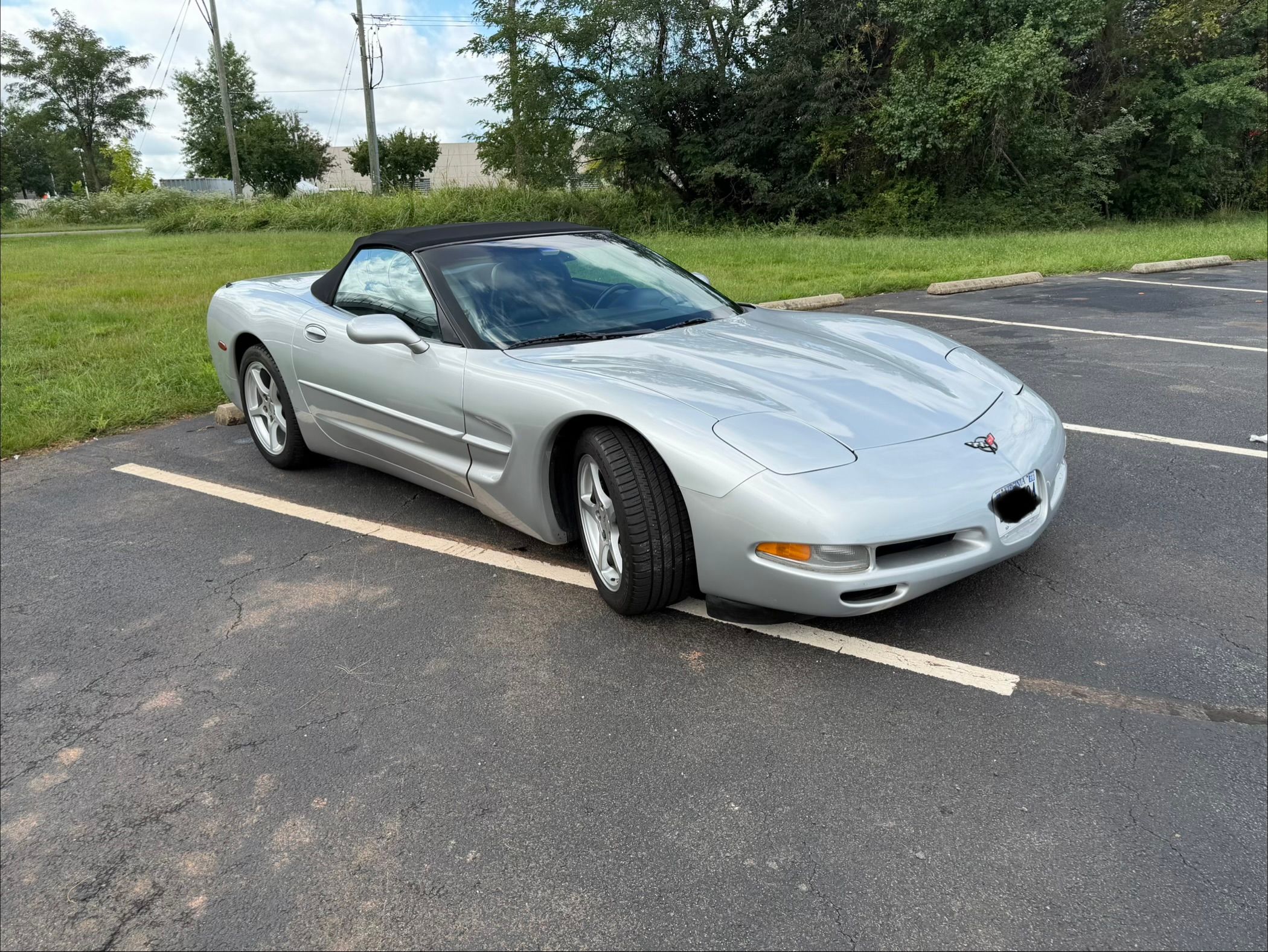 Used 2000 Chevrolet Corvette Convertible w/ Performance Handling Pkg RWD image 4