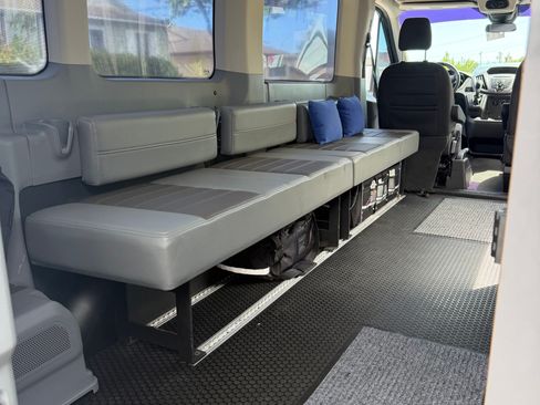 Used 2017 Ford Transit 350 XLT RWD image 9