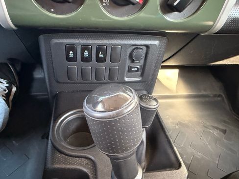 Used 2010 Toyota FJ Cruiser 4WD image 26