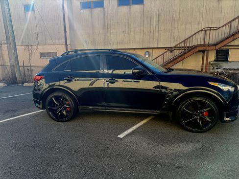 Used 2010 INFINITI FX50 AWD w/ Sport Pkg image 2