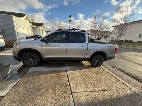 Used 2021 Honda Ridgeline Sport image 2