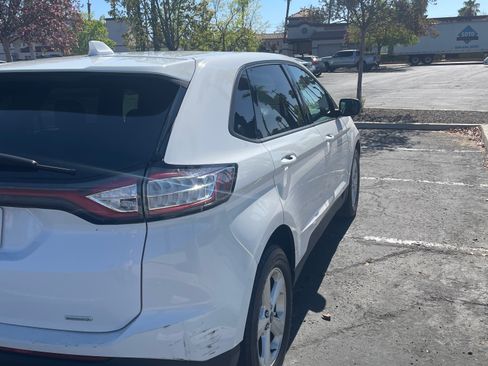 Used 2018 Ford Edge SE FWD image 5