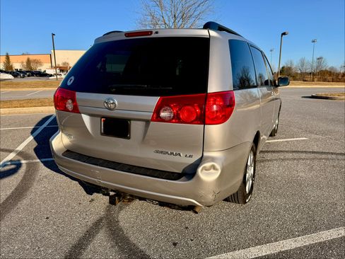 Used 2009 Toyota Sienna LE image 5