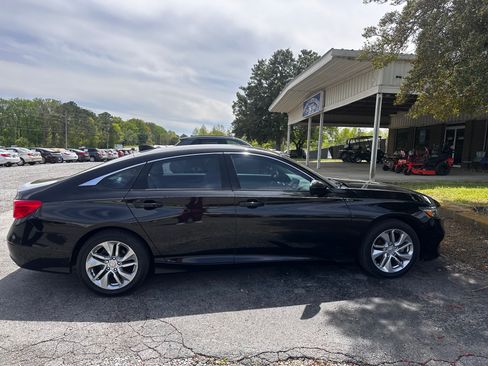 Used 2018 Honda Accord LX image 4