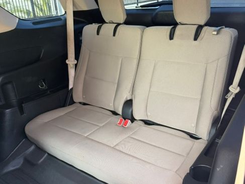 Used 2020 Ford Explorer XLT RWD image 9