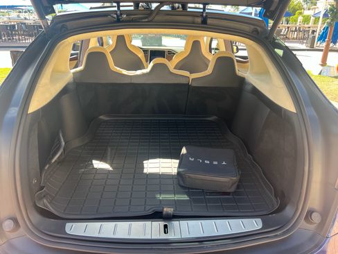 Used 2017 Tesla Model X 100D image 8