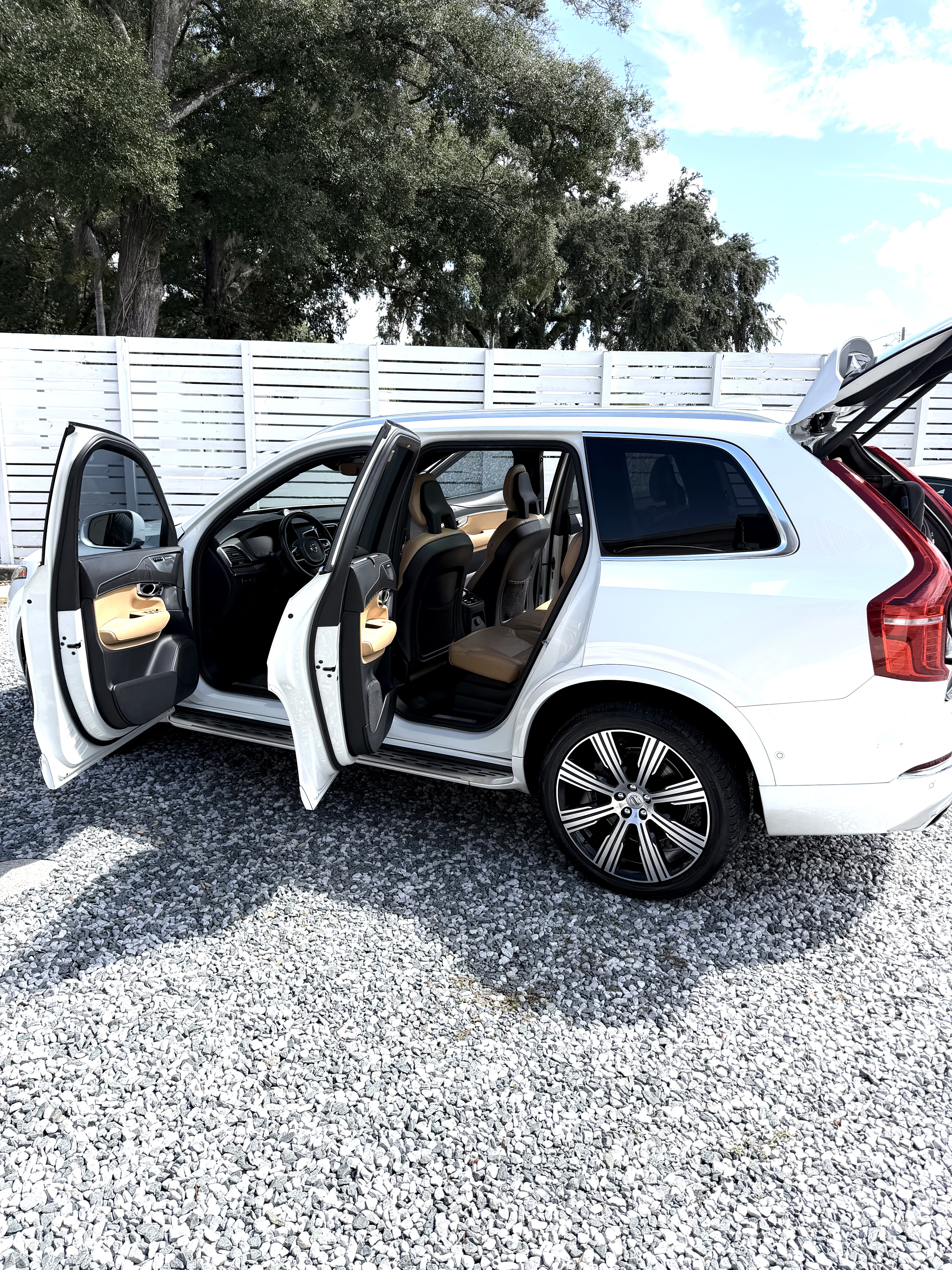 Used 2021 Volvo XC90 T8 Inscription w/ Advanced Package AWD/4WD image 10