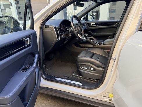 Used 2021 Porsche Cayenne image 13