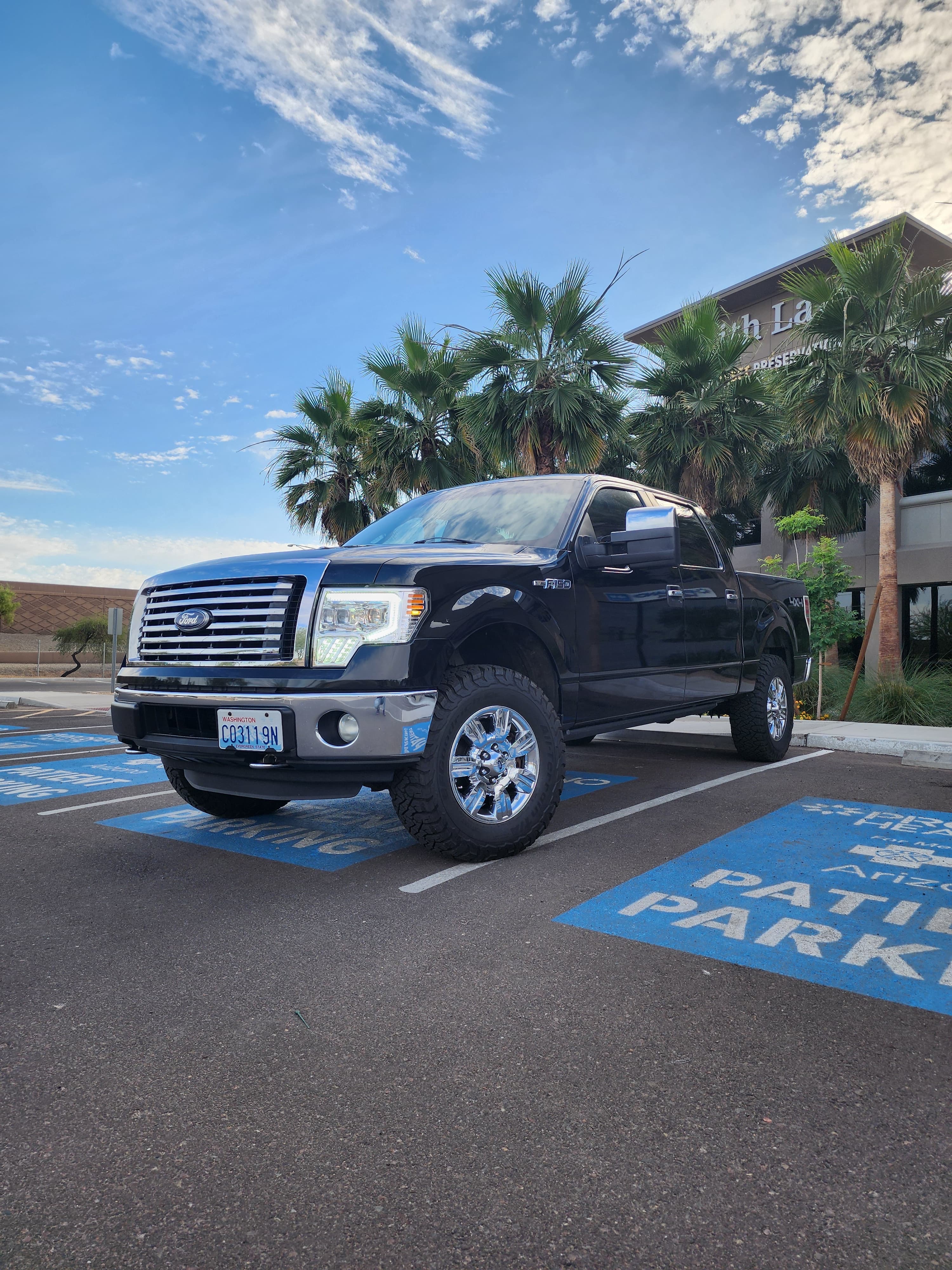 Used 2011 Ford F150 XLT w/ XLT Chrome Pkg AWD/4WD image 2