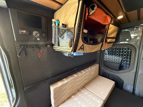 Used 2024 Mercedes-Benz Sprinter 2500 image 11