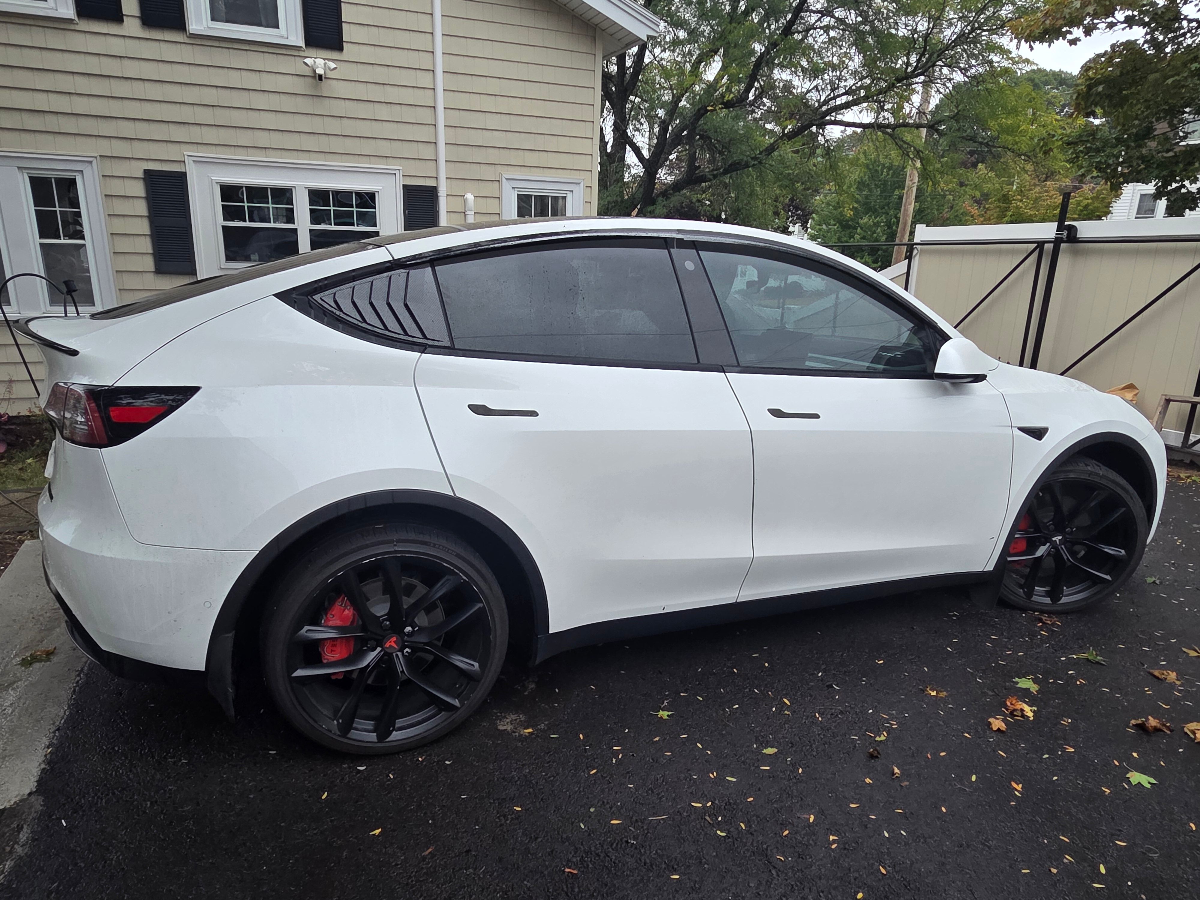 Used 2021 Tesla Model Y Long Range AWD/4WD image 4