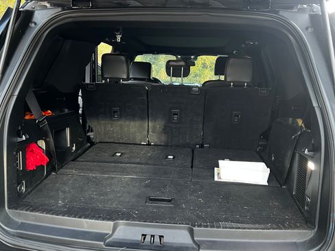 Used 2021 Ford Expedition XLT image 13