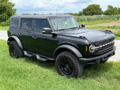 Used 2024 Ford Bronco Wildtrak AWD/4WD image 5