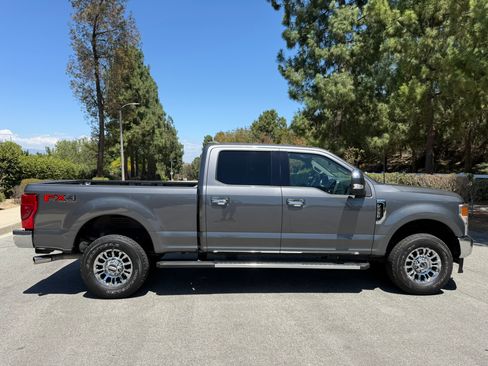 Used 2022 Ford F250 XLT w/ XLT Premium Package AWD/4WD image 5