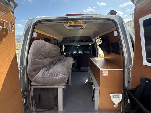 Used 2010 Ford Transit Connect XLT FWD image 30