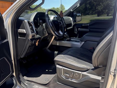 Used 2015 Ford F150 Platinum w/ Equipment Group 701A Luxury image 8