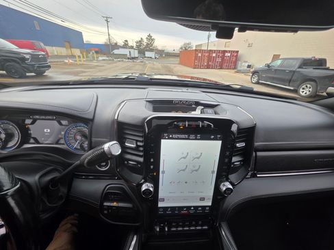 Used 2022 RAM 3500 Limited image 23