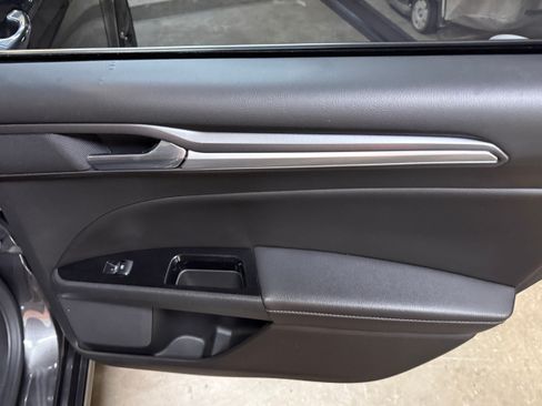 Used 2016 Ford Fusion Titanium image 13