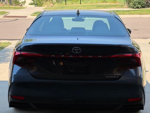 Used 2019 Toyota Avalon Limited w/ Advanced Safety Package FWD image 5