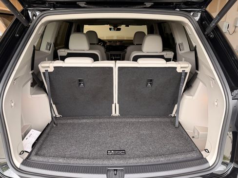 Used 2023 Volkswagen Atlas SEL Premium image 12