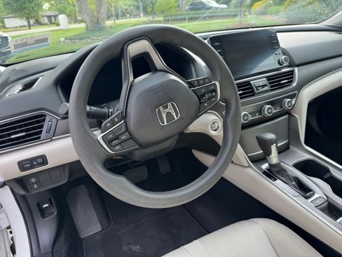 Used 2018 Honda Accord EX image 13