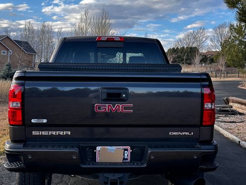 Used 2015 GMC Sierra 2500 Denali w/ Duramax Plus Package image 5