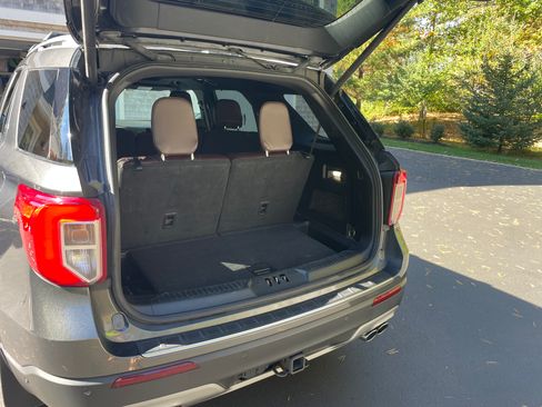 Used 2020 Ford Explorer Platinum w/ Premium Technology Package image 13