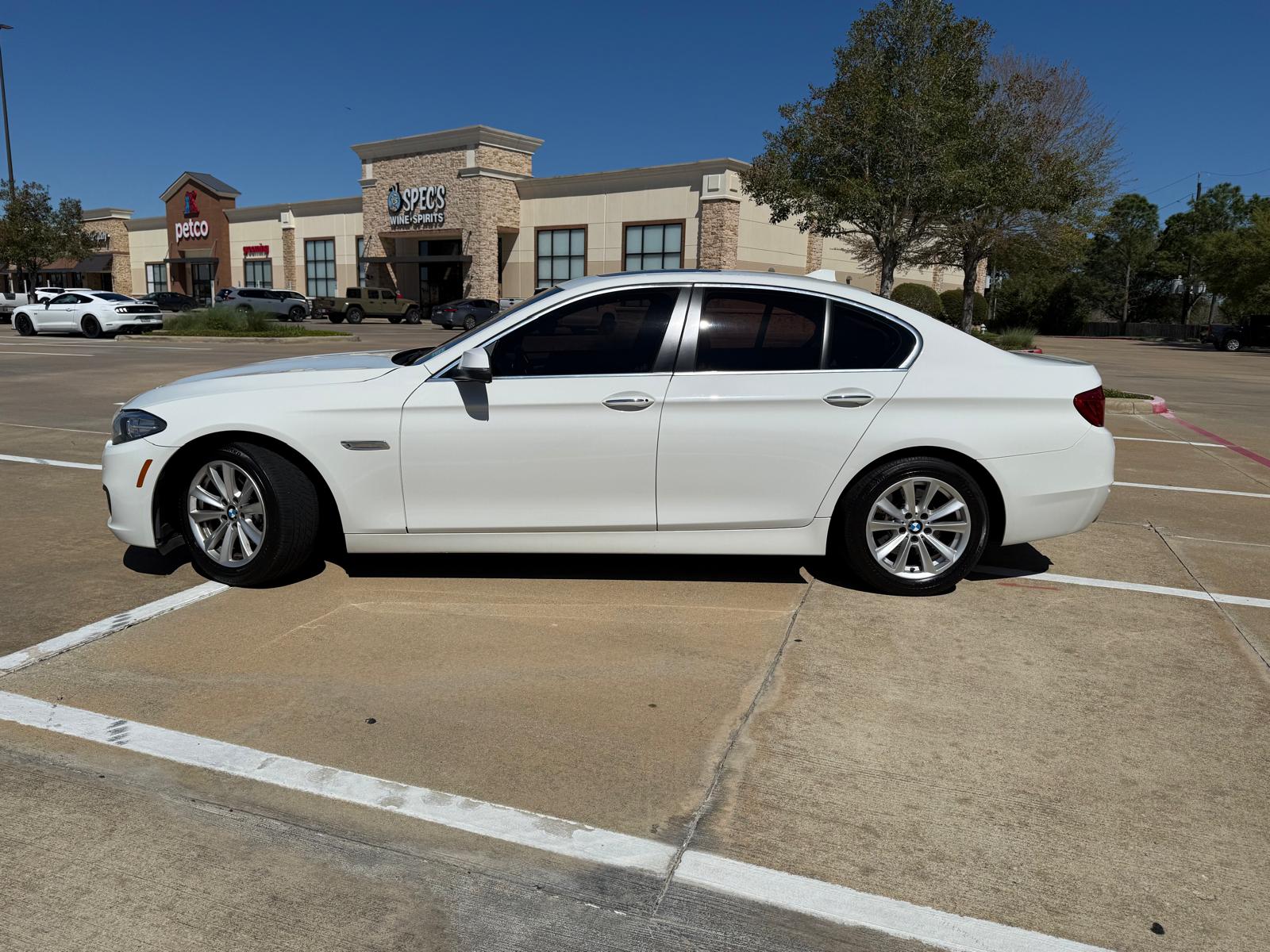 Used 2016 BMW 528i xDrive Sedan AWD/4WD image 10