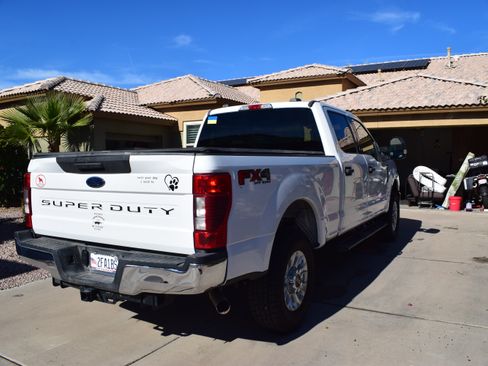 Used 2020 Ford F250 XLT w/ FX4 Off-Road Package image 4