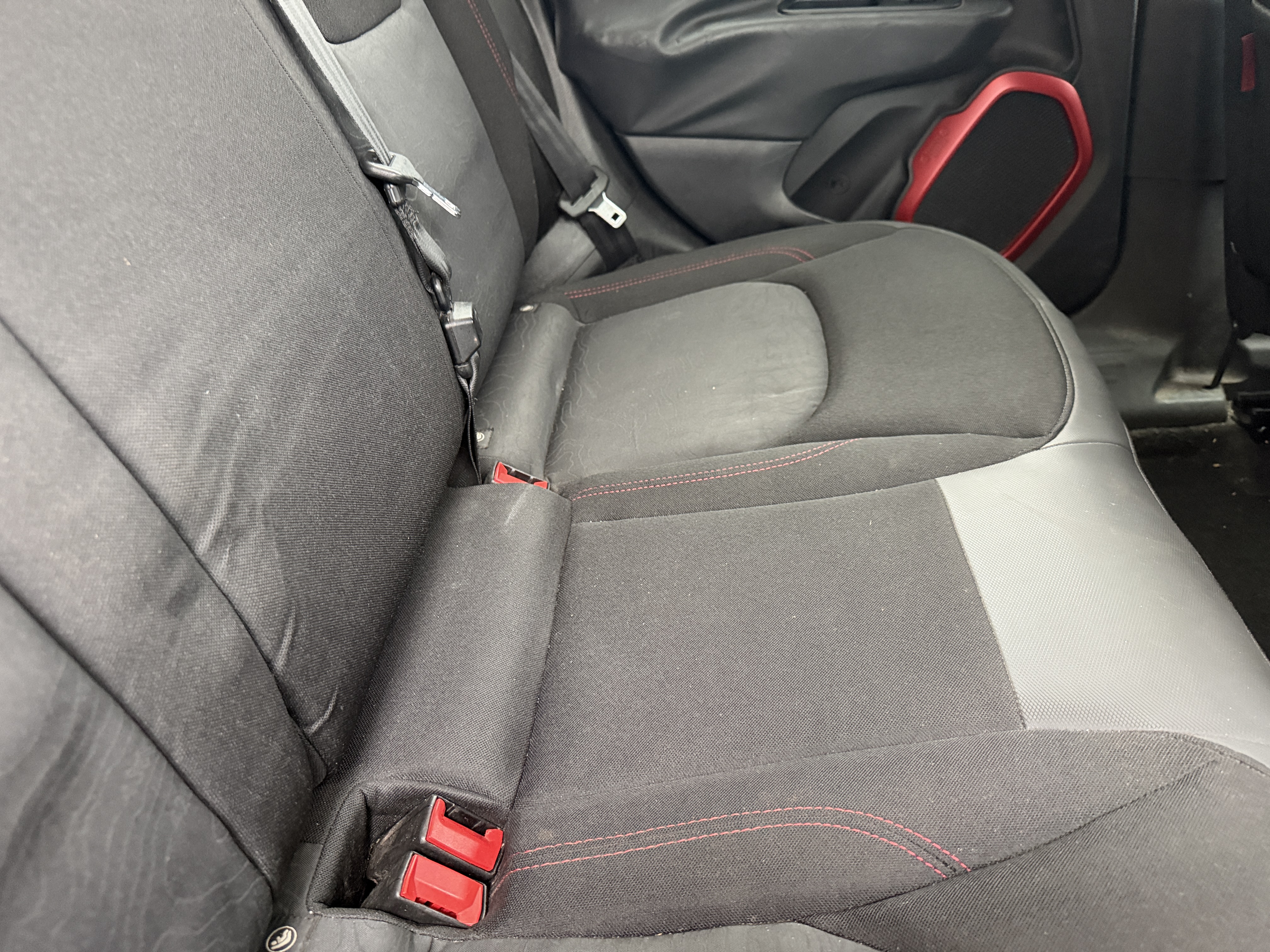 Used 2017 Jeep Renegade Trailhawk AWD/4WD image 12