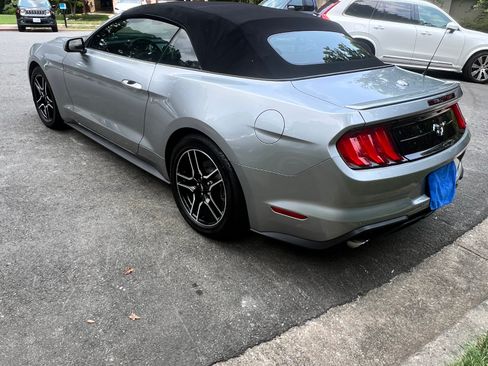 Used 2021 Ford Mustang Premium RWD image 4