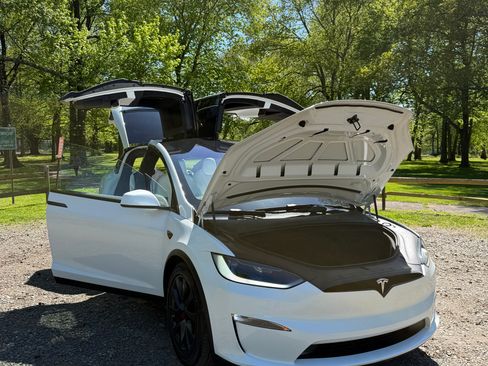 Used 2024 Tesla Model X Plaid AWD/4WD image 12