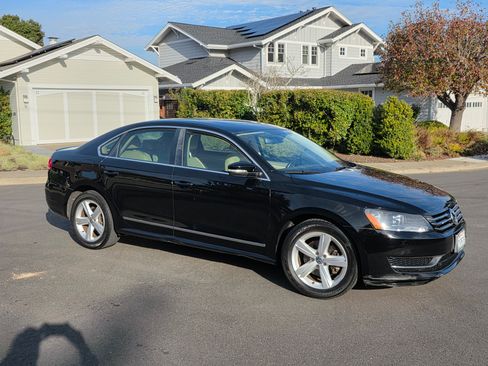 Used 2013 Volkswagen Passat 2.5 SE image 2