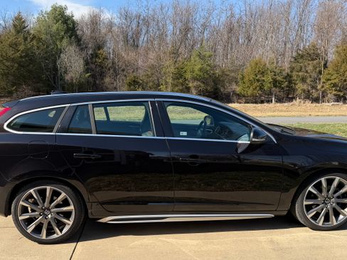 Used 2015 Volvo V60 T5 Premier image 12