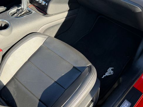 Used 2022 Ford Mustang Premium image 27