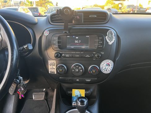 Used 2016 Kia Soul + w/ Designer's Package image 17