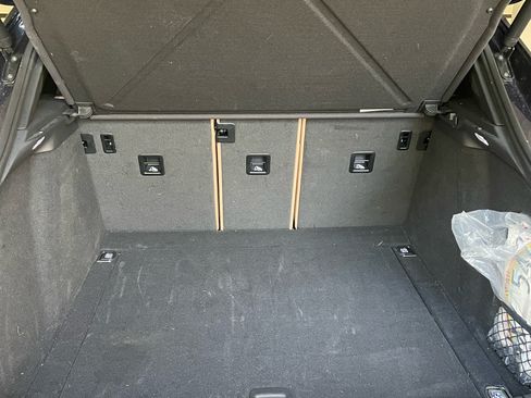 Used 2023 Porsche Macan Sport Edition image 18