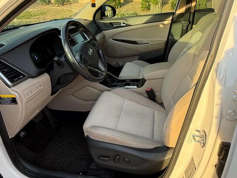 Used 2017 Hyundai Tucson Sport image 9