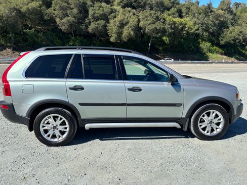 Used 2004 Volvo XC90 T6 image 10